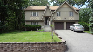 30 Oklahoma Trl, Hopatcong, NJ 07843-1776