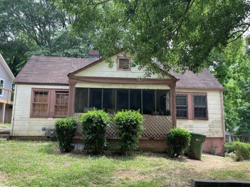 682 Jett St, Atlanta, GA 30318-8539