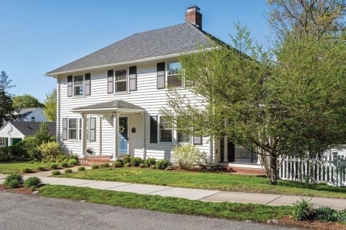 20 Glen Rd, Newton, MA 02459-2323