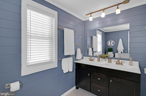 215 Marne Ave, Tavistock NJ 08033-1444 exterior