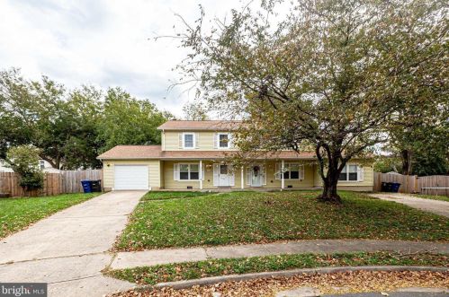 185 Cedar Walk Cir, Leesburg VA  20176-4457 exterior