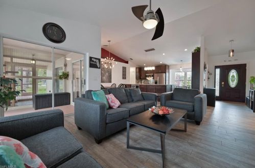 1141 16 Ave, Naples FL 34117-2209 exterior