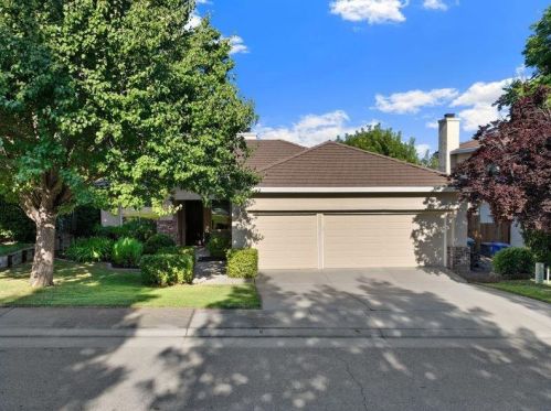 552 Hall St, Folsom CA 95630-9545 exterior