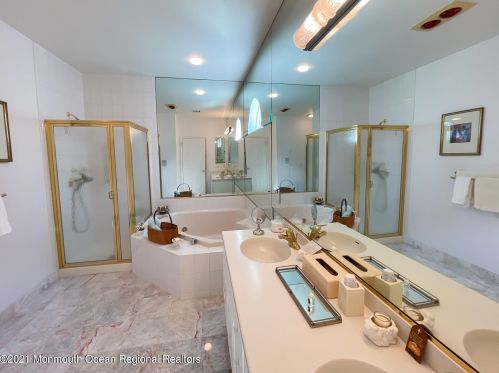 26 Symphony Ave, Berkeley Township NJ 08721-1956 exterior