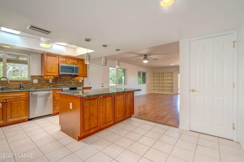 5048 Placita Del Lazo, Tucson AZ  85750-1529 exterior