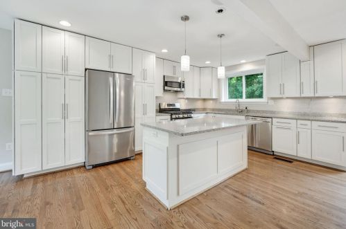 6811 Lemon Rd, Mc Lean VA  22101-5422 exterior