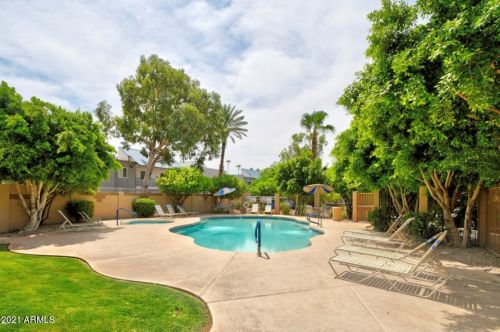 920 Devonshire Ave, Phoenix AZ  85014-4613 exterior