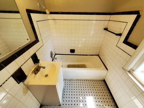 4139 Montreal St, Milwaukee WI 53216-1756 exterior