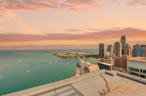 260 Chestnut St, Chicago IL 60610-3112 exterior