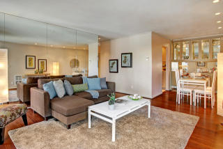 730 Bellevue Ave, Seattle WA  98102-5996 exterior