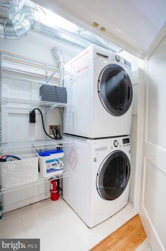 418 Capitol St, Washington DC  20003-4012 exterior