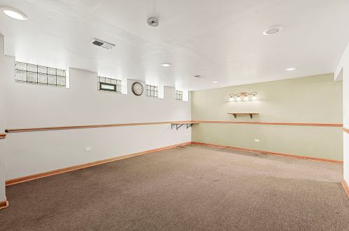 634 95th St, Chicago IL 60617-5053 exterior