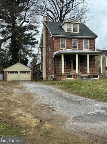 121 Glen Moore Cir, Lancaster, PA 17601-4025