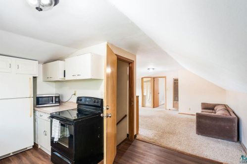 4202 4 St, Duluth MN 55806-2652 exterior