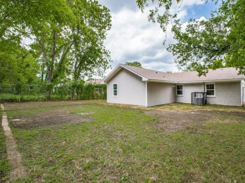 832 Emberwood Dr, Dallas TX 75232-3941 exterior