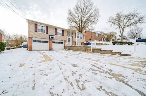 412 Mower Dr, Pittsburgh, PA 15239-1710