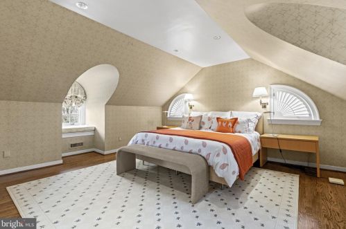 3005 45th St, Washington DC 20016-3528 exterior