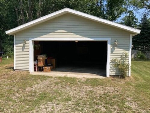 2150 Riv Rd, Meskegon MI 49445-9602 exterior