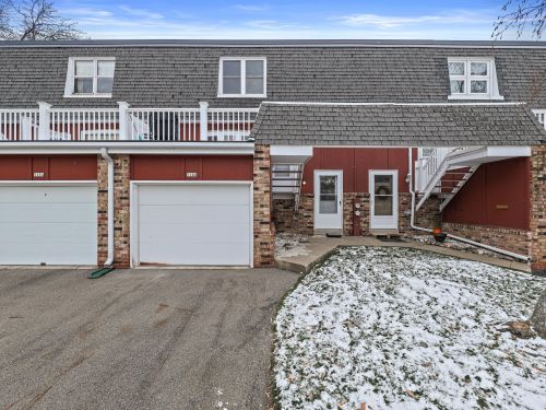 5160 King Arthurs Ct, Milwaukee WI 53221-3138 exterior