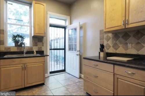 713 11th St, Washington DC  20002-3737 exterior