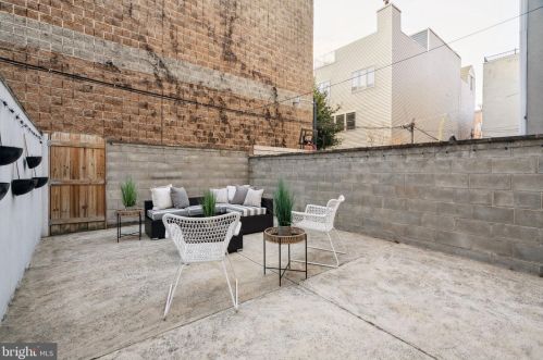 630 Catharine St, Philadelphia PA  19147-2937 exterior