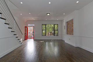 90 Moffat St, Brooklyn, NY 11207-1421