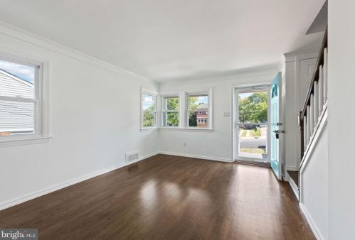 6916 Westhampton Dr, Alexandria VA 22307-1528 exterior