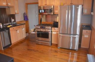 31 Marcella St, Boston MA  02119-1217 exterior