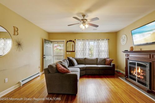 17 Locust Ave, West Long Branch NJ  07764-1547 exterior