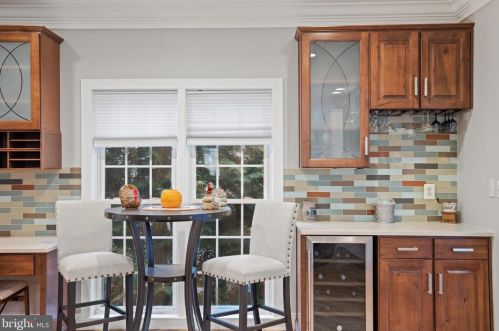 951 Rhonda Pl, Leesburg VA  20175-5632 exterior