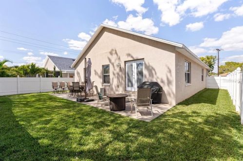 2722 Braddock St, Tampa FL 33607-1107 exterior