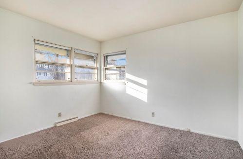 8839 Maplewood Dr, Berrien Springs MI 49103-1420 exterior