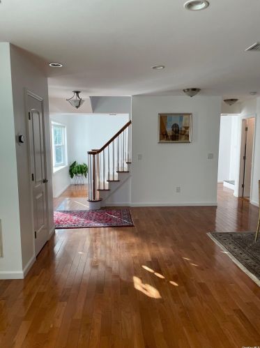 337 August Rd, Babylon NY  11703-1014 exterior