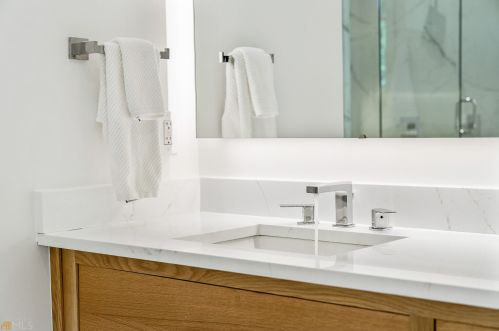 3986 Ashford Dunwoody Rd, Atlanta GA 30319-2002 exterior