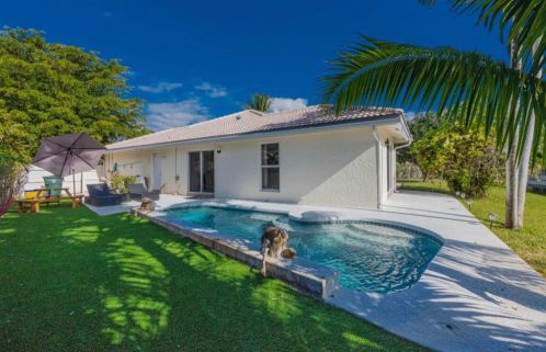 7250 4th Ave, Boca Raton FL  33487-2352 exterior