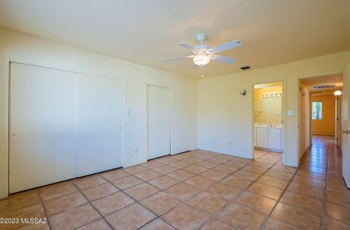 5860 Swan Rd, Tucson AZ 85718-5433 exterior