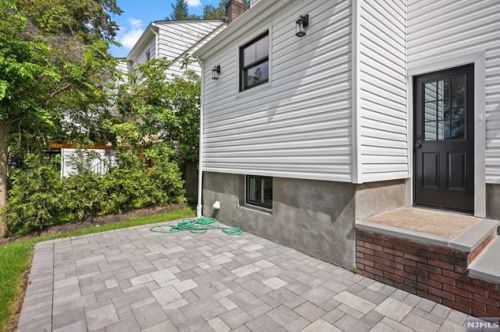 586 Palisade Ave, Teaneck NJ 07666-3145 exterior