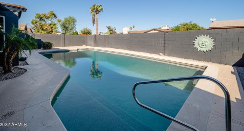 3824 Carol Ave, Phoenix AZ 85021-2091 exterior