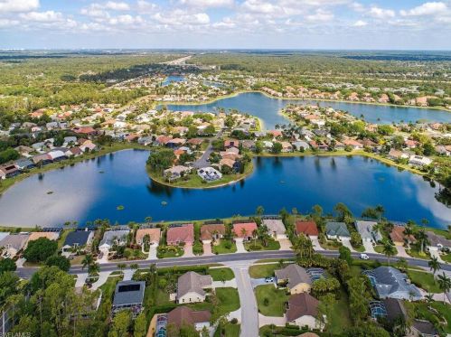 6681 Huntley Ln, Naples FL 34104-7817 exterior