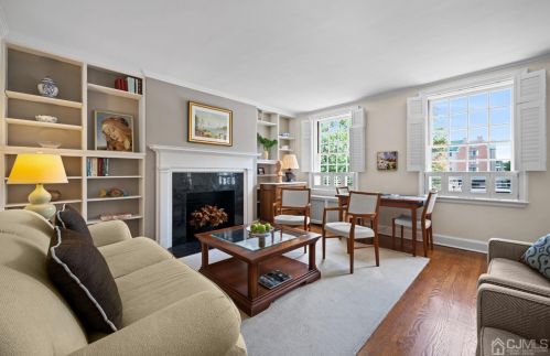 25 Palmer Sq, Princeton NJ 08542-3723 exterior