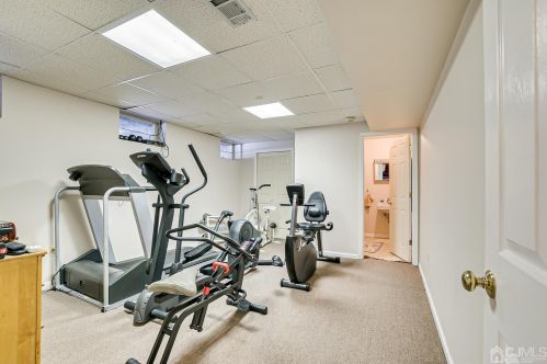 102 King St, Edison NJ 08820-1023 exterior