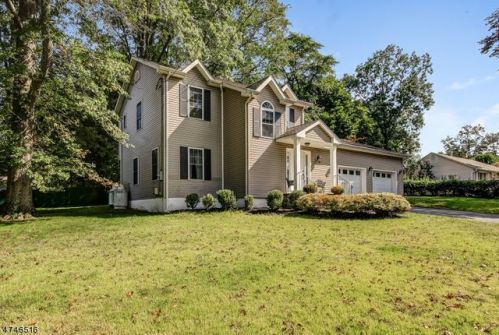 9 Selma Blvd, Dover, NJ 07869-3406