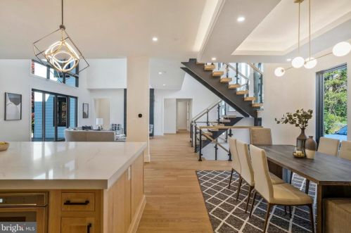 1520 Brookhaven Dr, Mc Lean VA  22101-4127 exterior