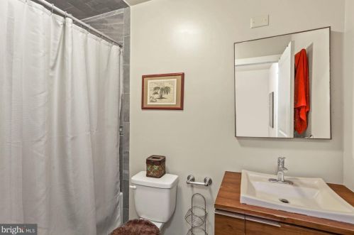 736 New St, Camden NJ 08103-1523 exterior