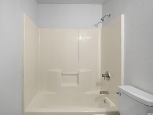 5103 Jenny Ln, Mishawaka IN 46545-1359 exterior