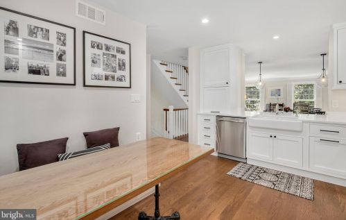 10905 Wickshire Way, Rockville MD 20852-3223 exterior