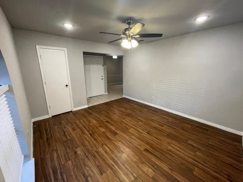 932 Lindy Ct, Irving TX  75060-5428 exterior