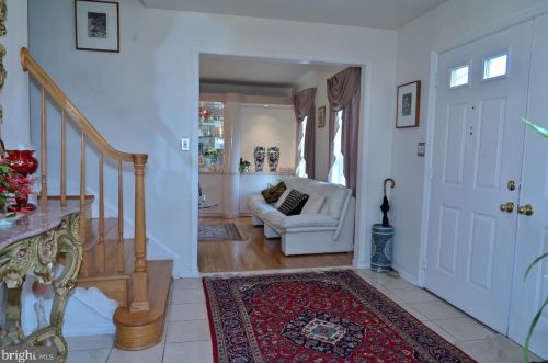 17218 Amity Dr, Rockville MD 20855-2578 exterior