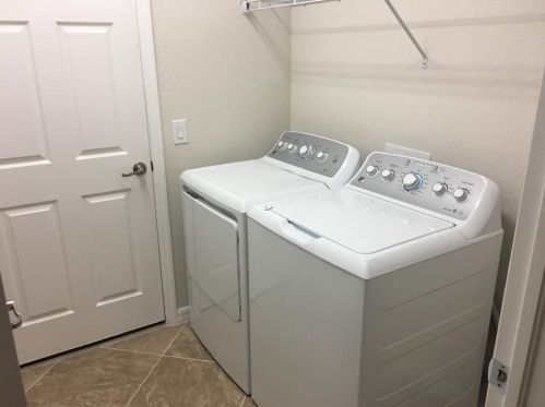 1403 Oceania Dr, Naples FL 34113 exterior