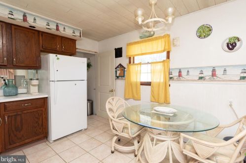 1110 Gregg St, Philadelphia PA 19115-4283 exterior